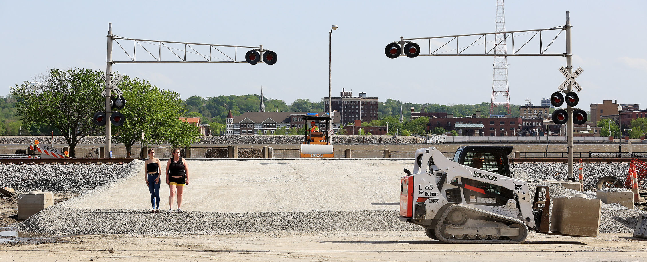 052219-railroad-crossings-001